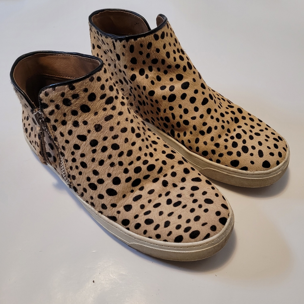 Spotted calfhair shoes